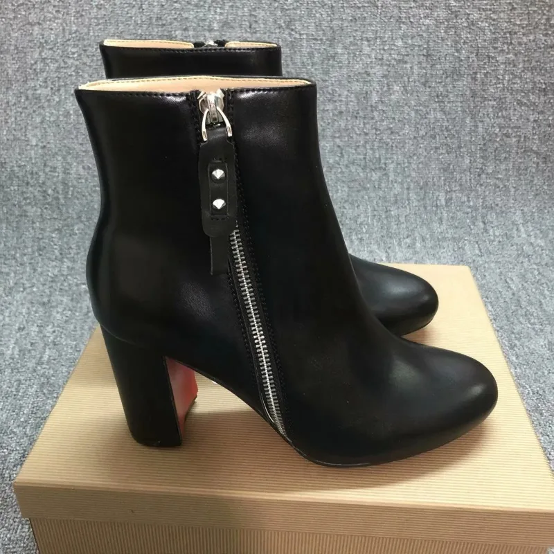 Free Shipping Top Quality Men High Heels Boots Luxury Fashion Gold Chain Shinny Red Soled Shoes Classic Retro Designer High Heel
Free Shipping Top Quality Men High Heels Boots Luxury Fashion Gold Chain Shinny Red Soled Shoes Classic Retro Designer High Heel