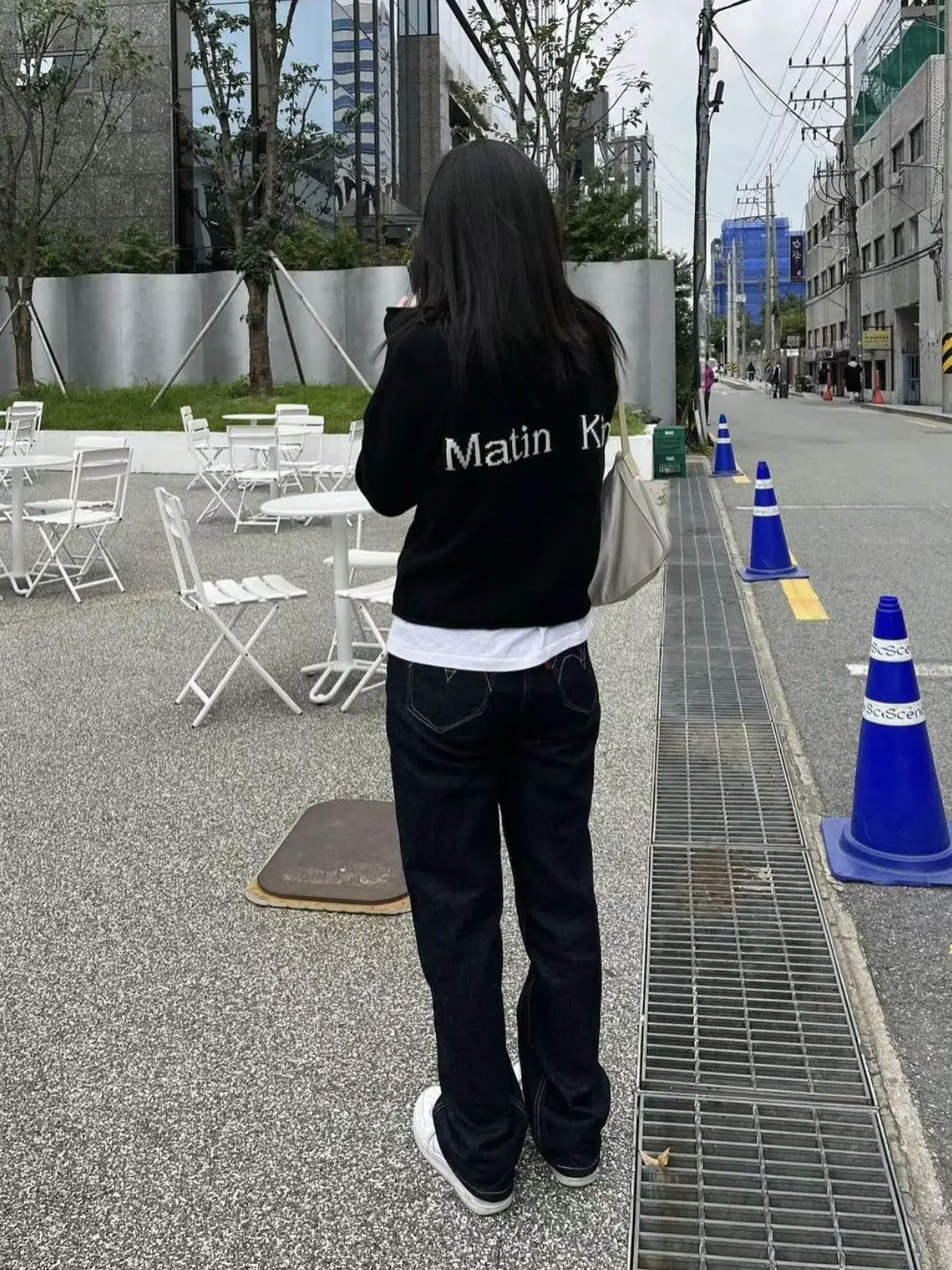 Matinkim Jacquard Knitted Letter LOGO High Neck Sweater Zipper Coat Korean Small Fashion Loose Casual Coat 
Matinkim Jacquard Knitted Letter LOGO High Neck Sweater Zipper Coat Korean Small Fashion Loose Casual Coat