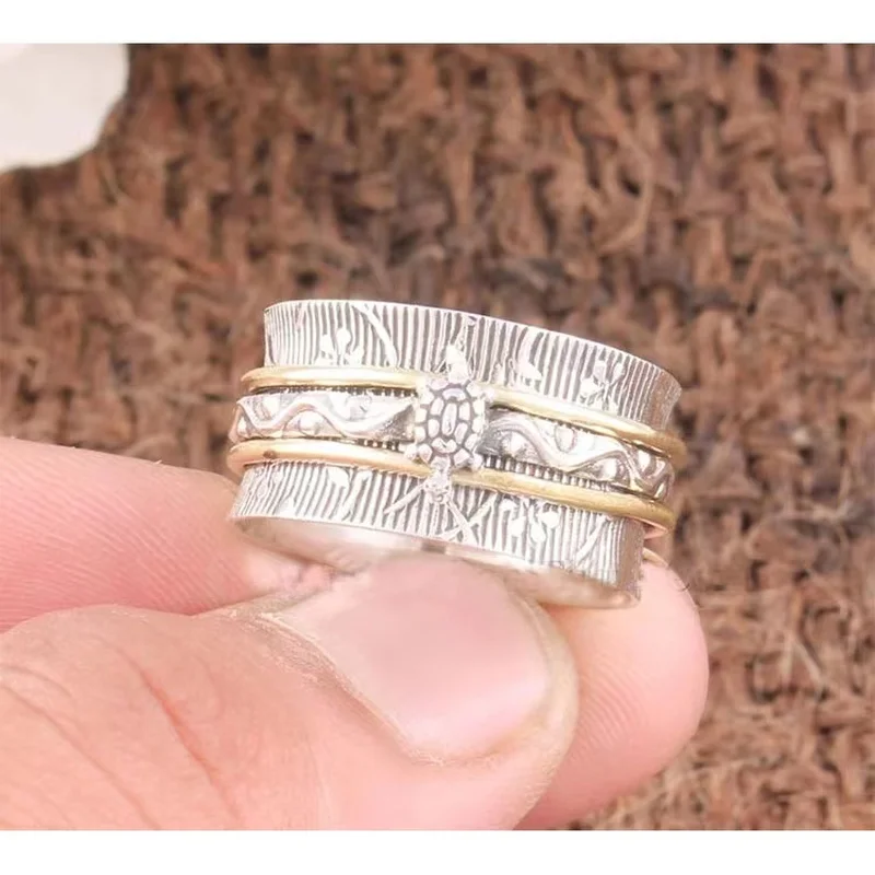 Creative Rotary Unzip Silver Ring Charm Engraved Turtle Women Lucky Ring Vintage Collection Antique Jewelry Anillo De Mujer
Creative Rotary Unzip Silver Ring Charm Engraved Turtle Women Lucky Ring Vintage Collection Antique Jewelry Anillo De Mujer