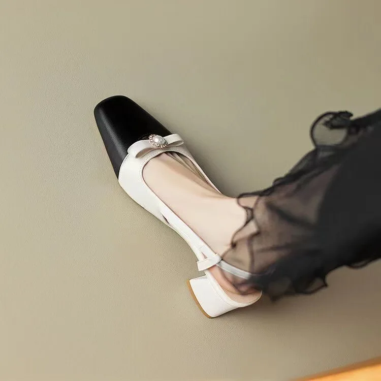 Retro Color Matching Baotou Sandals Were Women Shoes with Thick Heels and Square Heads and Temperament In The Back Air.
Retro Color Matching Baotou Sandals Were Women Shoes with Thick Heels and Square Heads and Temperament In The Back Air.
