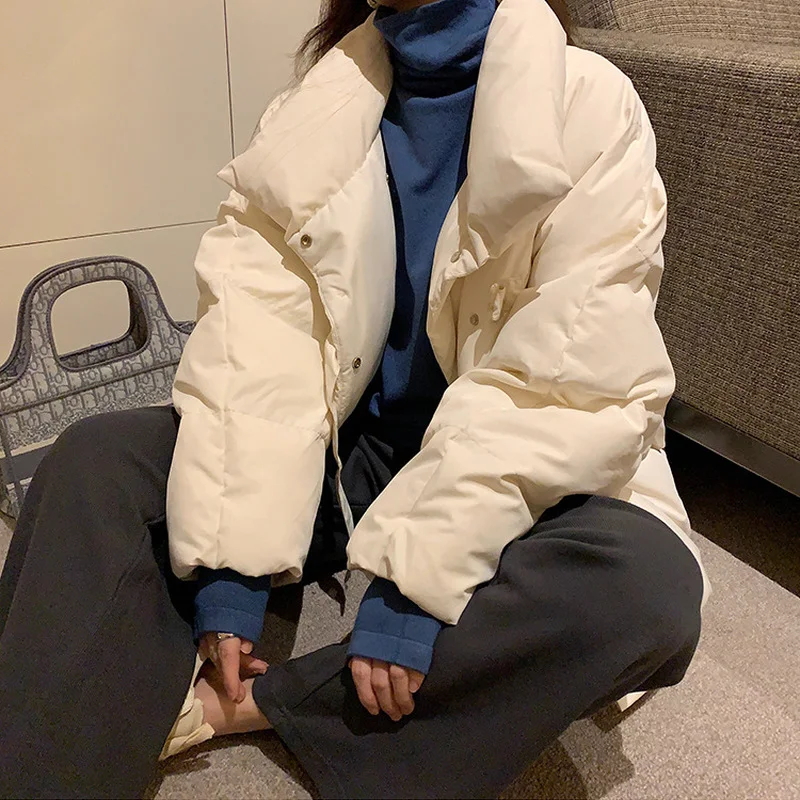 Female Coat Zipper Parkas 2021 Winter Jacket Coat Fashion Autumn Solid Warm Casual Padded Parka Women Short Jacket Stand Women
Female Coat Zipper Parkas 2021 Winter Jacket Coat Fashion Autumn Solid Warm Casual Padded Parka Women Short Jacket Stand Women