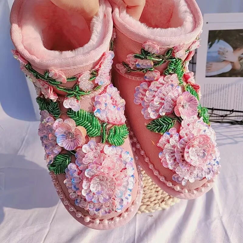 Floral edging handcrafted fashion all-in-one fur boots with velvet warm women's boots 35-44 
Floral edging handcrafted fashion all-in-one fur boots with velvet warm women's boots 35-44