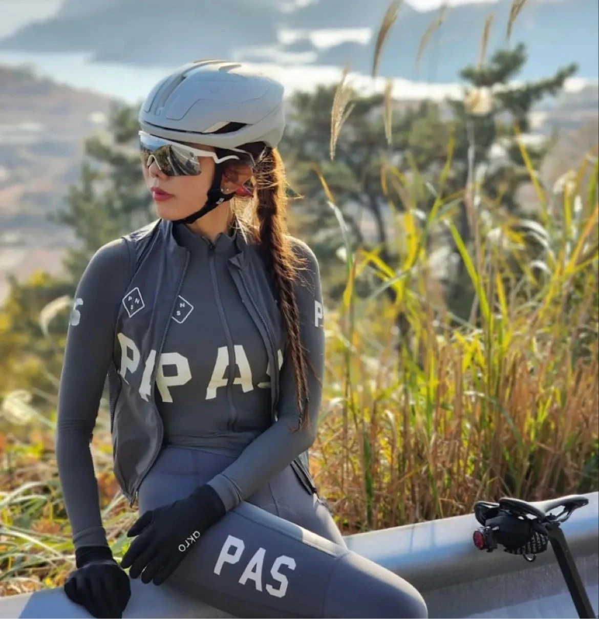 PNS PAS Quality Spring Summer Thin Breathable Sun Protection Bike Long Sleeve Cycling Suit Men's Seamless Combination Process
PNS PAS Quality Spring Summer Thin Breathable Sun Protection Bike Long Sleeve Cycling Suit Men's Seamless Combination Process