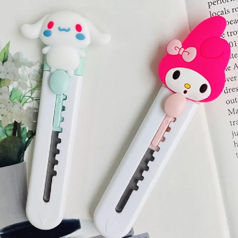 Милый универсальный нож Hellokittys креативный мультяшный Sanrios My Melody портативный маленький мини демонтаж экспресс
Милый универсальный нож Hellokittys креативный мультяшный Sanrios My Melody портативный маленький мини демонтаж экспресс