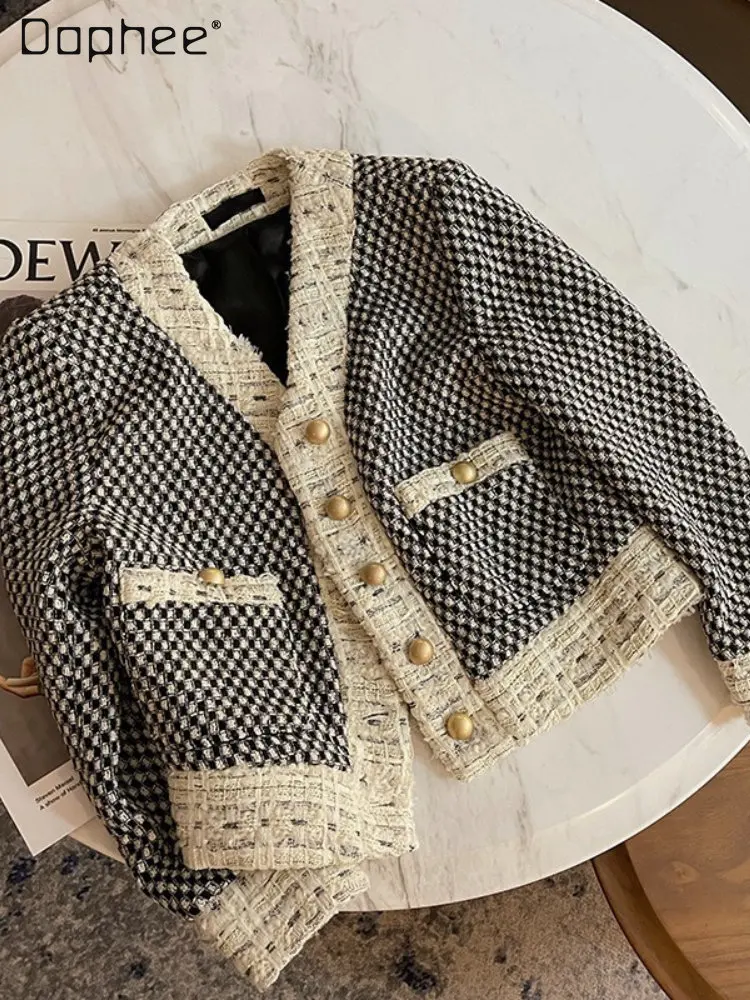 Elegant Contrast Color Short Tweed Coat for Women 2022 Autumn New Fashion Woman All-Match V-neck Long Sleeve Plaid Jacket Female
Elegant Contrast Color Short Tweed Coat for Women 2022 Autumn New Fashion Woman All-Match V-neck Long Sleeve Plaid Jacket Female