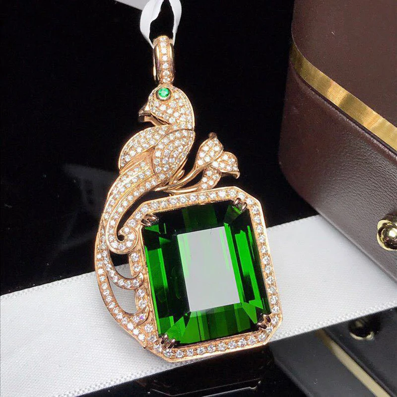 Foydjew Luxury Phoenix Peacock Pendant Necklaces with Artificial Emerald Princess Square Green Diamond Necklace For Women
Foydjew Luxury Phoenix Peacock Pendant Necklaces with Artificial Emerald Princess Square Green Diamond Necklace For Women