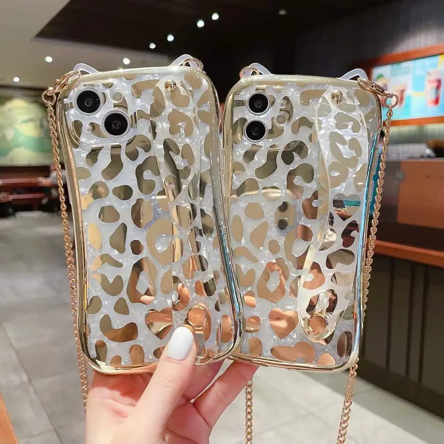 Glossy Plating Leopard Print Soft Wrist Strap Metal Chain Phone Case Cover For iPhone 7 8+ 11 12 Pro Max XR XS Max 13 Pro Max
Glossy Plating Leopard Print Soft Wrist Strap Metal Chain Phone Case Cover For iPhone 7 8+ 11 12 Pro Max XR XS Max 13 Pro Max
