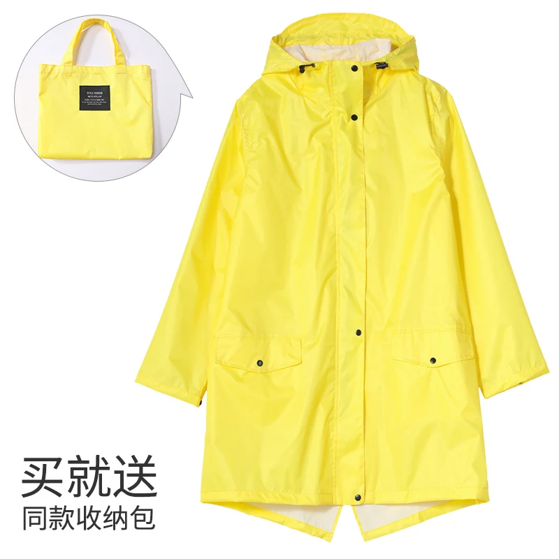Женский желтый водонепроницаемый плащ из полиэстера
Женский желтый водонепроницаемый плащ из полиэстера
