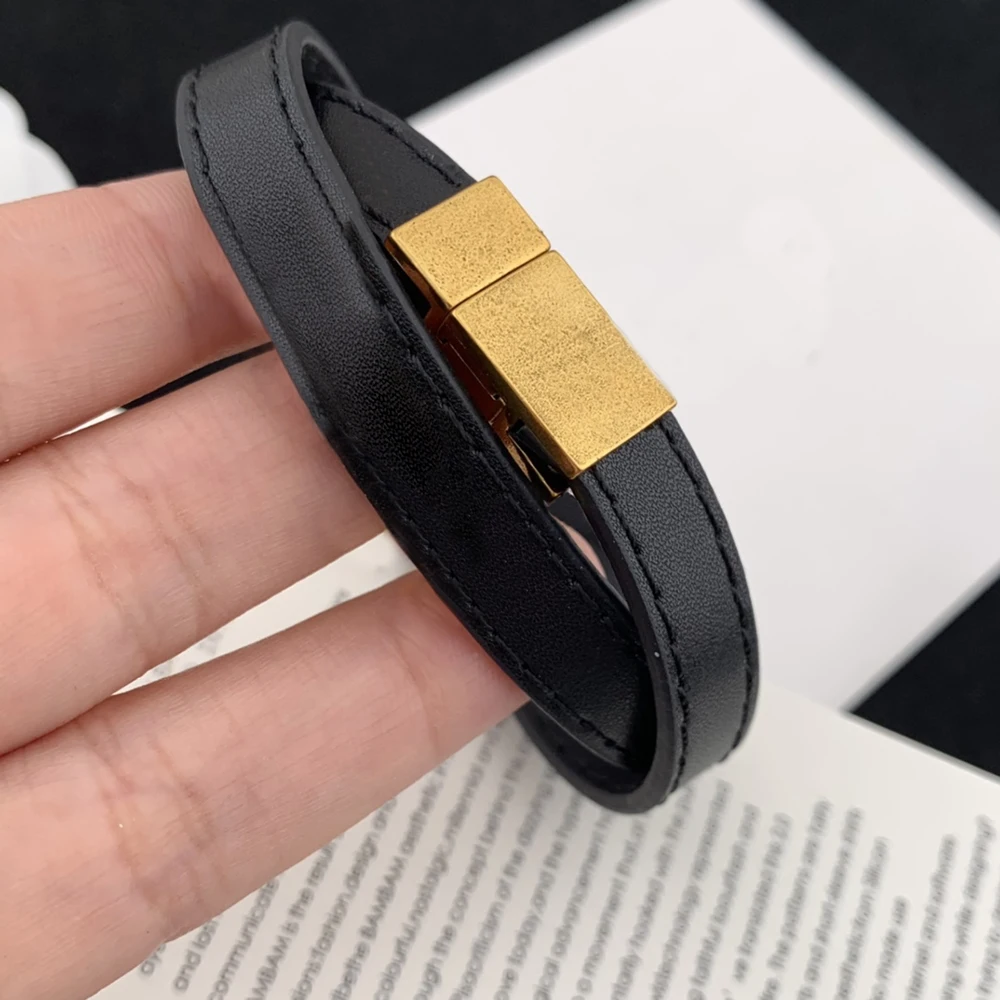 Chevalier d'Eon Frech New Fashion Plated Luxury Original Design Bracelet For Women Leather Pulseras Mujer Banquet Party Gifts
Chevalier d'Eon Frech New Fashion Plated Luxury Original Design Bracelet For Women Leather Pulseras Mujer Banquet Party Gifts