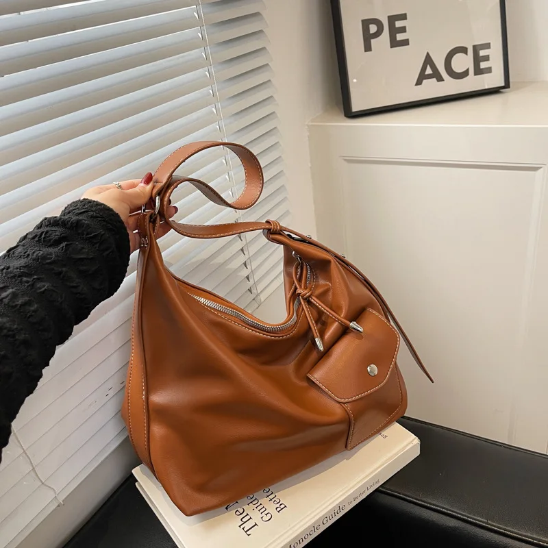 CGCBAG 2022 New Simple Shoulder Bag For Women Large Capacity Crossbody Bags Quality PU Leather Women Luxury Designe Handbags
CGCBAG 2022 New Simple Shoulder Bag For Women Large Capacity Crossbody Bags Quality PU Leather Women Luxury Designe Handbags