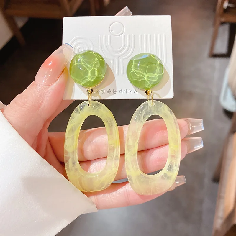 Silver Needle Sparkling Circle Geometric Earrings Korean Dongdaemun Retro Simple And Versatile Personalized
Silver Needle Sparkling Circle Geometric Earrings Korean Dongdaemun Retro Simple And Versatile Personalized