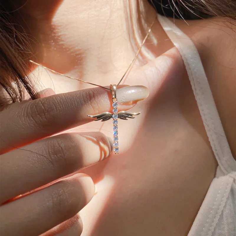 Full Zircon Cross Necklace for Women Personality Fashion Angel Wings Clavicle Chain Couple Necklace Party Jewelry Birthday Gift 
Full Zircon Cross Necklace for Women Personality Fashion Angel Wings Clavicle Chain Couple Necklace Party Jewelry Birthday Gift