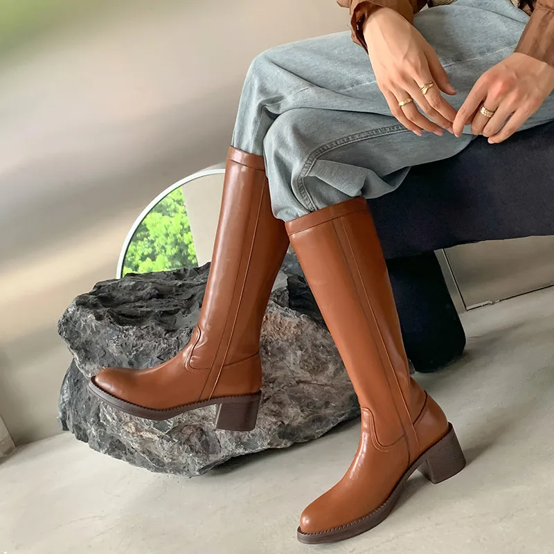 Dilalula Women Genuine Leather Knee High Boots Thick Heels Splicing Long Boots Autumn Winter Popular Fashion Concise Shoes Woman
Dilalula Women Genuine Leather Knee High Boots Thick Heels Splicing Long Boots Autumn Winter Popular Fashion Concise Shoes Woman