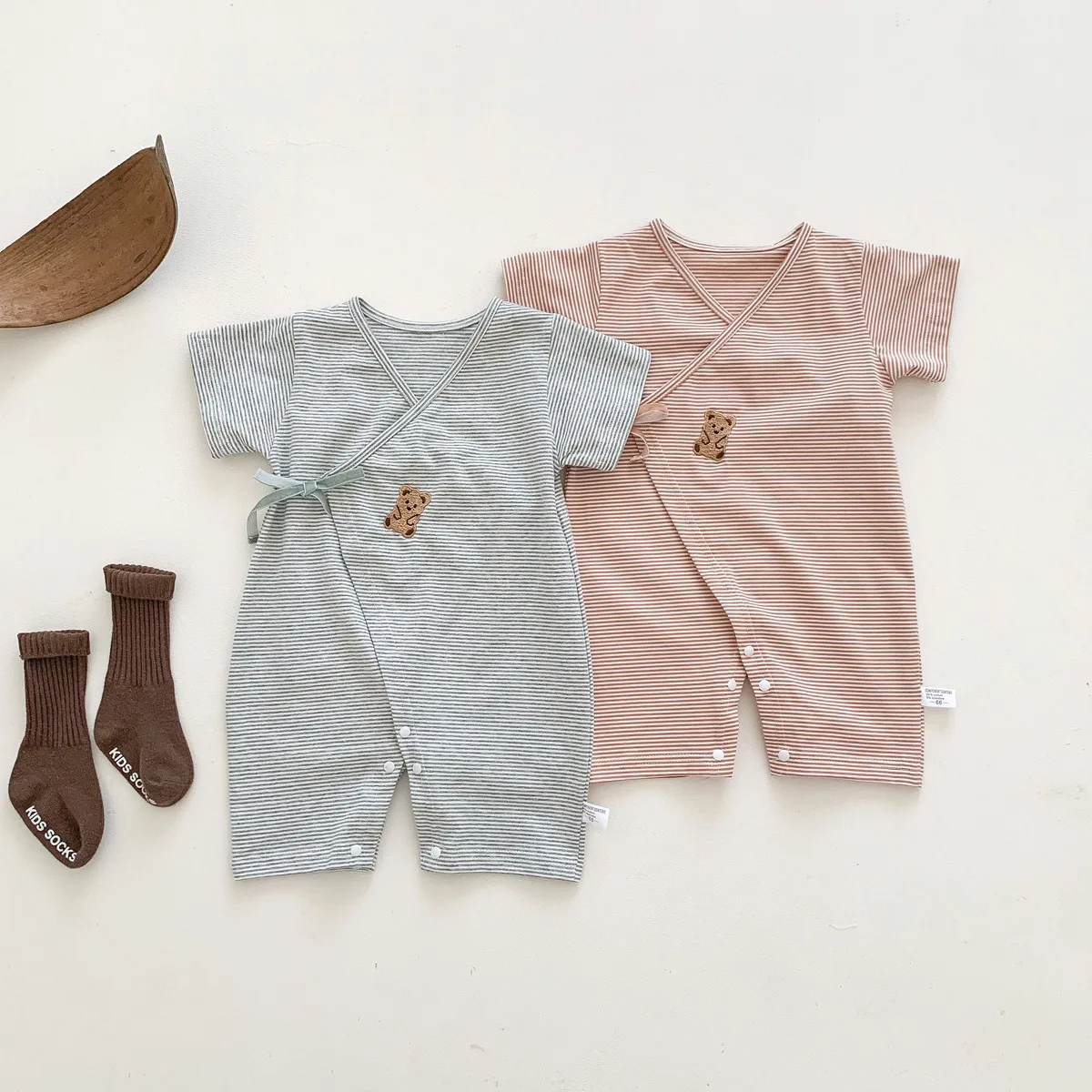Baby summer thin one-piece short-sleeved monk suit striped romper newborn baby fart out romper
Baby summer thin one-piece short-sleeved monk suit striped romper newborn baby fart out romper