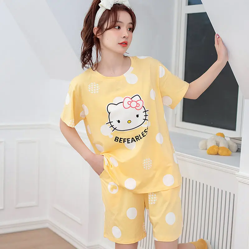 Милая футболка Hello Kitty с коротким рукавом, пижама в горошек, женские пятиконечные брюки, мультяшная верхняя одежда, домашняя одежда, плюшевый подарок
Милая футболка Hello Kitty с коротким рукавом, пижама в горошек, женские пятиконечные брюки, мультяшная верхняя одежда, домашняя одежда, плюшевый подарок
