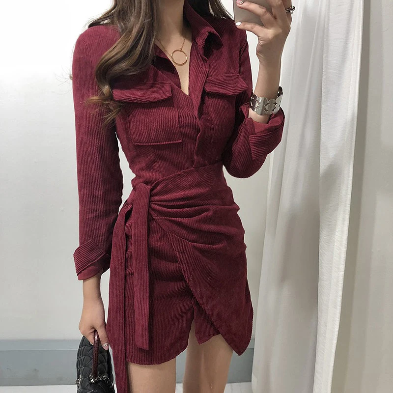 Autumn and winter retro V-neck corduroy waist and hip lamp long sleeve dress irregular
Autumn and winter retro V-neck corduroy waist and hip lamp long sleeve dress irregular