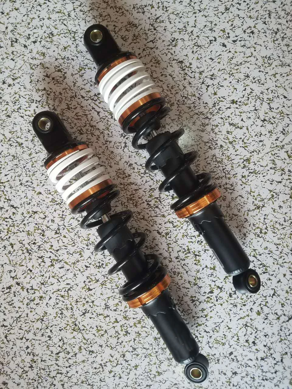 340mm Universal Shock Absorbers Rear Suspension for Honda Yamaha Suzuki Kawasaki Dirt bikes Gokart ATV Motorcycles and Quad.
340mm Universal Shock Absorbers Rear Suspension for Honda Yamaha Suzuki Kawasaki Dirt bikes Gokart ATV Motorcycles and Quad.