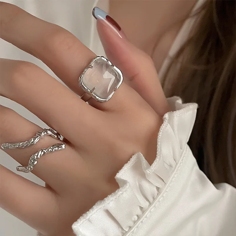 New Arrival Trendy Irregular Opal Stone Platinum Plated Female Finger Ring Wholesale Gifts For Women No Fade
New Arrival Trendy Irregular Opal Stone Platinum Plated Female Finger Ring Wholesale Gifts For Women No Fade