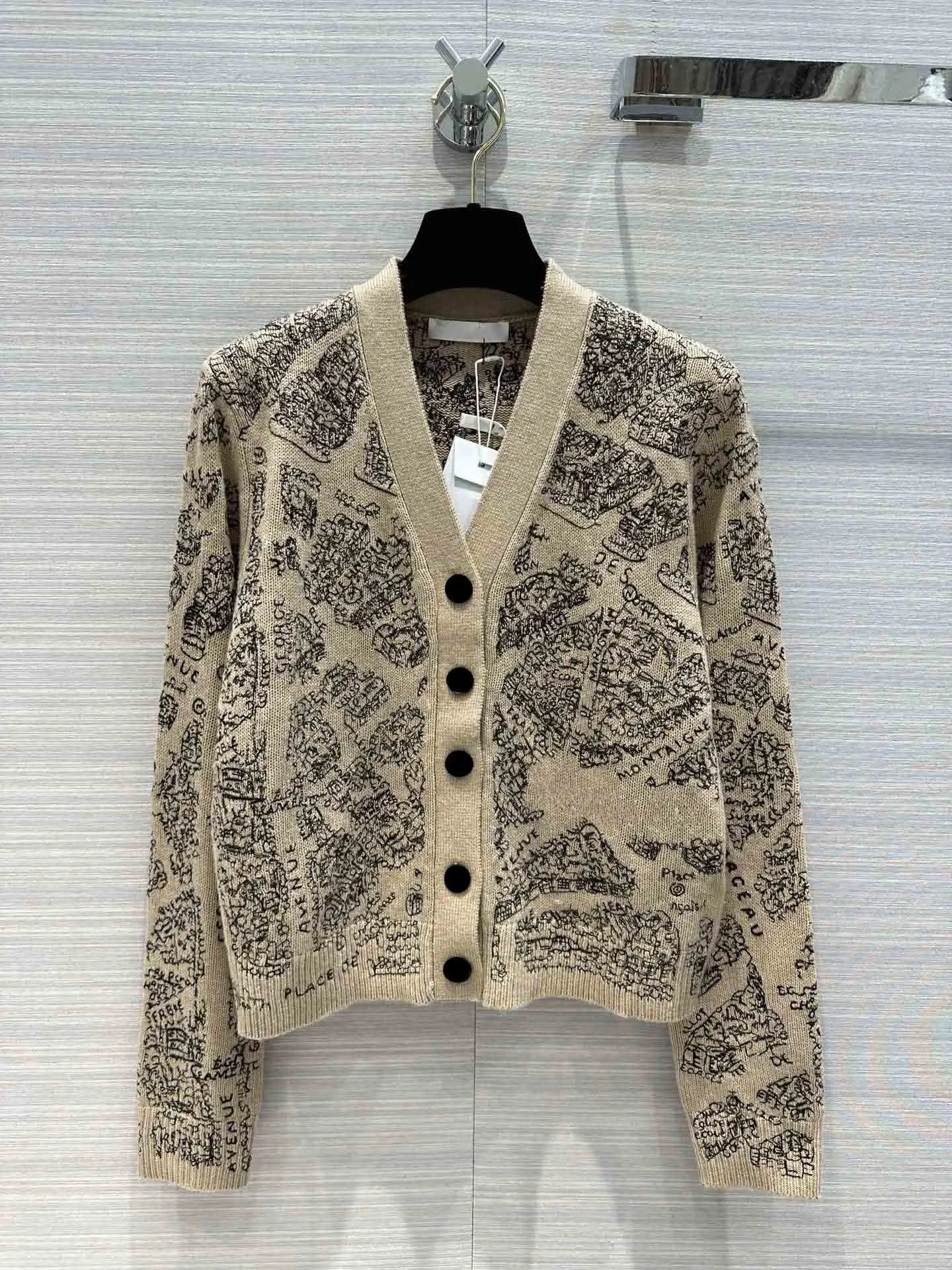 High quality map embroidery v-neck single breasted cashmere cardigan autumn winter sweater jumpers
High quality map embroidery v-neck single breasted cashmere cardigan autumn winter sweater jumpers