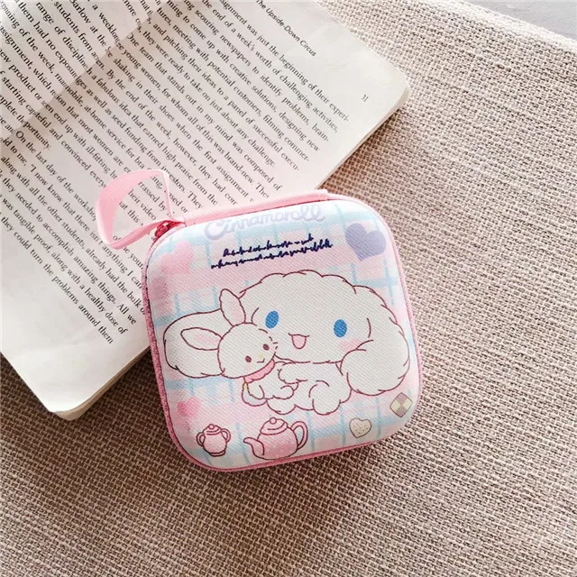 9.4cm*9.4cm Earphone Box Zipper Bag Cartoon Hello Kitty Cat Pom Pom Purin My Melody Pattern Cute Storage Bag Pouch For Headphone
9.4cm*9.4cm Earphone Box Zipper Bag Cartoon Hello Kitty Cat Pom Pom Purin My Melody Pattern Cute Storage Bag Pouch For Headphone