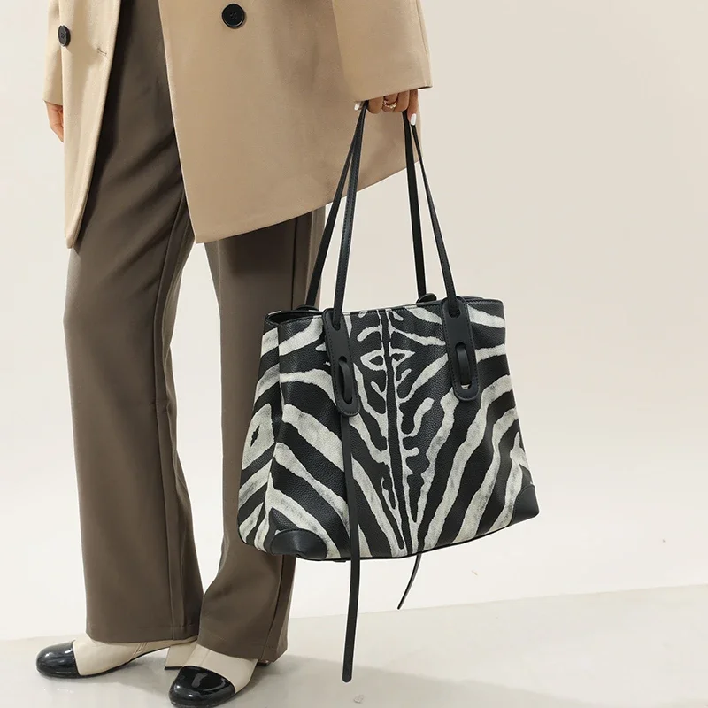 

Дизайнерская Женская вместительная сумка-тоут с узором зебры, повседневная трендовая сумка из искусственной кожи для поездок, Осень-зима