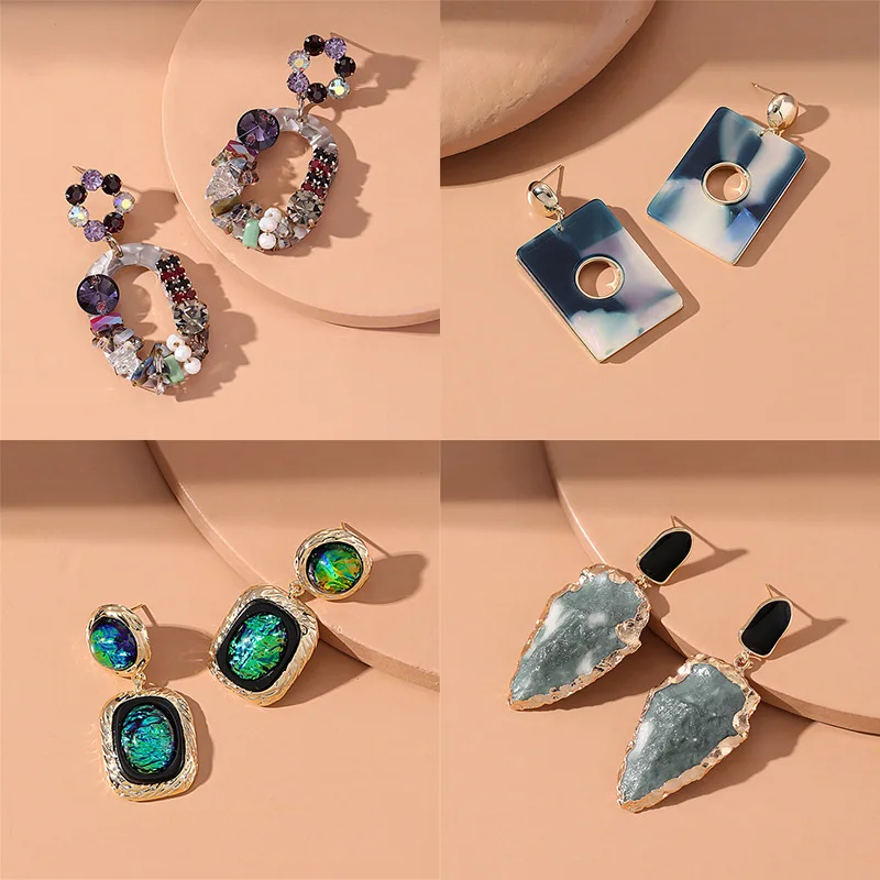 2022 New Style Boho Geometric Gemstone Imitation Pearl Earrings Vintage Alloy Women's Earrings Gifts for Lovers
2022 New Style Boho Geometric Gemstone Imitation Pearl Earrings Vintage Alloy Women's Earrings Gifts for Lovers
