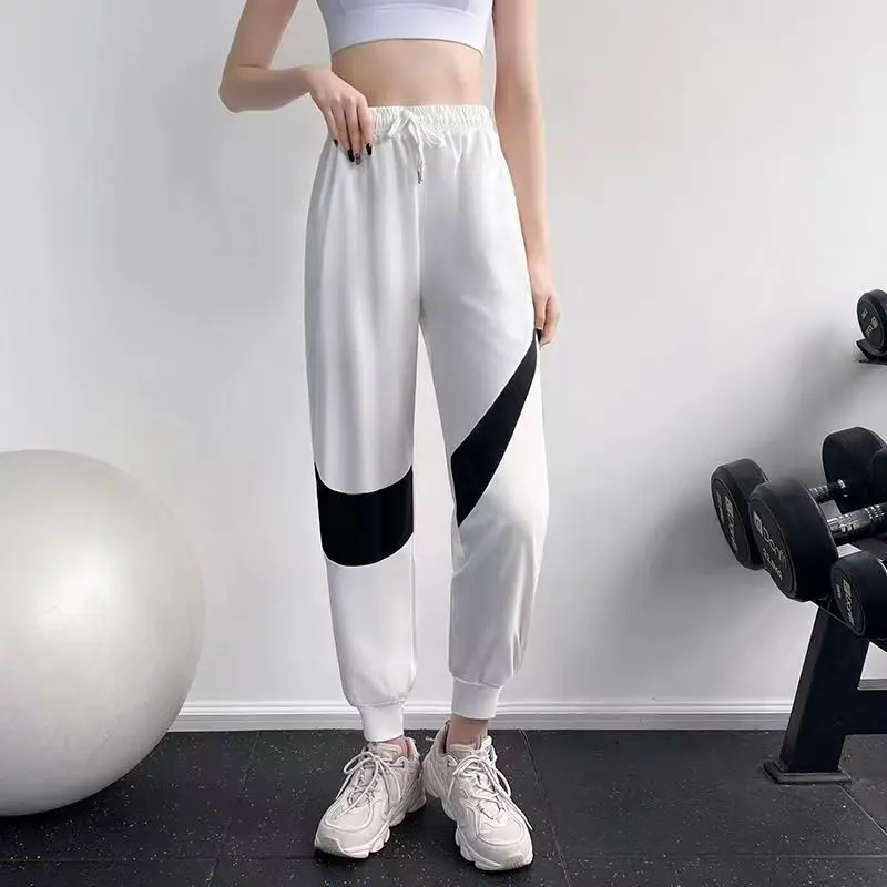 New Workout Sweatpants Women Loose Sports Running Training Gym Yoga Pants Slim High-waist Quick Dry Fitness Jogging Trousers
New Workout Sweatpants Women Loose Sports Running Training Gym Yoga Pants Slim High-waist Quick Dry Fitness Jogging Trousers