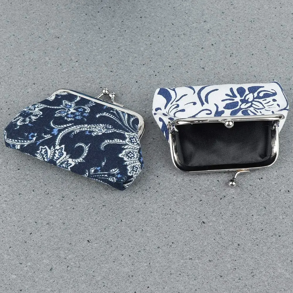 Vintage Women Girl Hasp Mini Blue and White Porcelain Card Holder Small Wallet Clutch Bag Coin Purses
Vintage Women Girl Hasp Mini Blue and White Porcelain Card Holder Small Wallet Clutch Bag Coin Purses