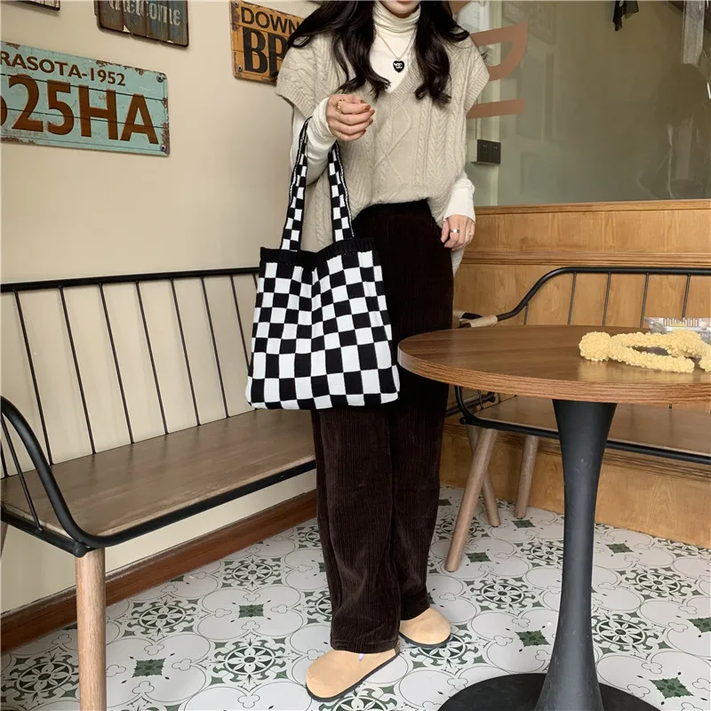 M44823 Luxury Designer Brand Women's Bags Fashion Trend Women's Diagonal Retro Classic Ladies Leather Backpack
M44823 Luxury Designer Brand Women's Bags Fashion Trend Women's Diagonal Retro Classic Ladies Leather Backpack