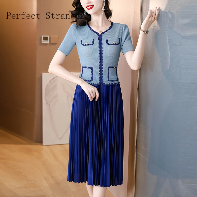 Плиссированное Платье 2023, летнее женское эластичное облегающее большое облегающее платье из двух частей с V-образным вырезом, Длинное Платье До Колена
Плиссированное Платье 2023, летнее женское эластичное облегающее большое облегающее платье из двух частей с V-образным вырезом, Длинное Платье До Колена