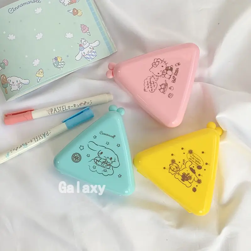 Милые аксессуары Sanrios Cinnamoroll Pompompurin Hello Kittys Мультяшные милые треугольные мини коробки для хранения подарок на день рождения для девочек
Милые аксессуары Sanrios Cinnamoroll Pompompurin Hello Kittys Мультяшные милые треугольные мини коробки для хранения подарок на день рождения для девочек