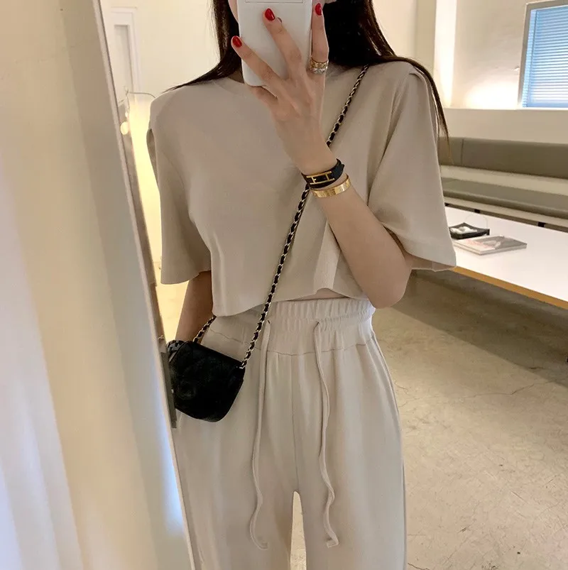 Женский офисный комплект из двух предметов, маленький ароматизированный Топ без рукавов с лацканами и мини-юбка А-силуэта, офисная одежда н... 
Женский офисный комплект из двух предметов, маленький ароматизированный Топ без рукавов с лацканами и мини-юбка А-силуэта, офисная одежда н...