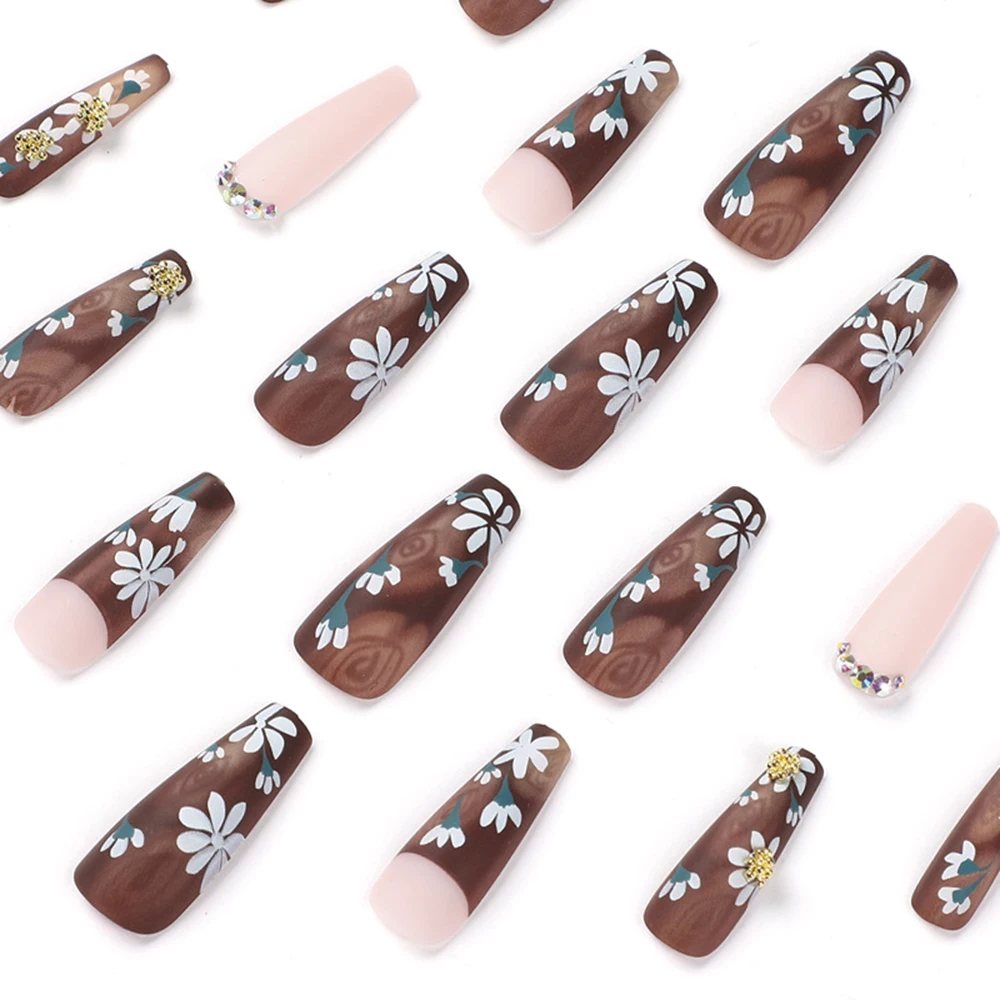 Frosted Fake Nails with White Small Flower Pattern with Delicate Premium Ornament for Elegant Fashionable Women
Frosted Fake Nails with White Small Flower Pattern with Delicate Premium Ornament for Elegant Fashionable Women