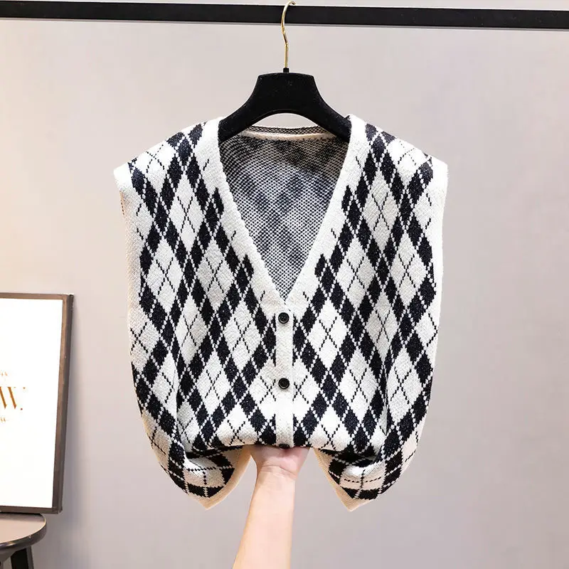 Women's 2022 New Korean Plaid Print Retro Casual V-Neck Sleeveless Vest Female Fashion Leopard Knitted Chic Tops Cardigan E37
Women's 2022 New Korean Plaid Print Retro Casual V-Neck Sleeveless Vest Female Fashion Leopard Knitted Chic Tops Cardigan E37