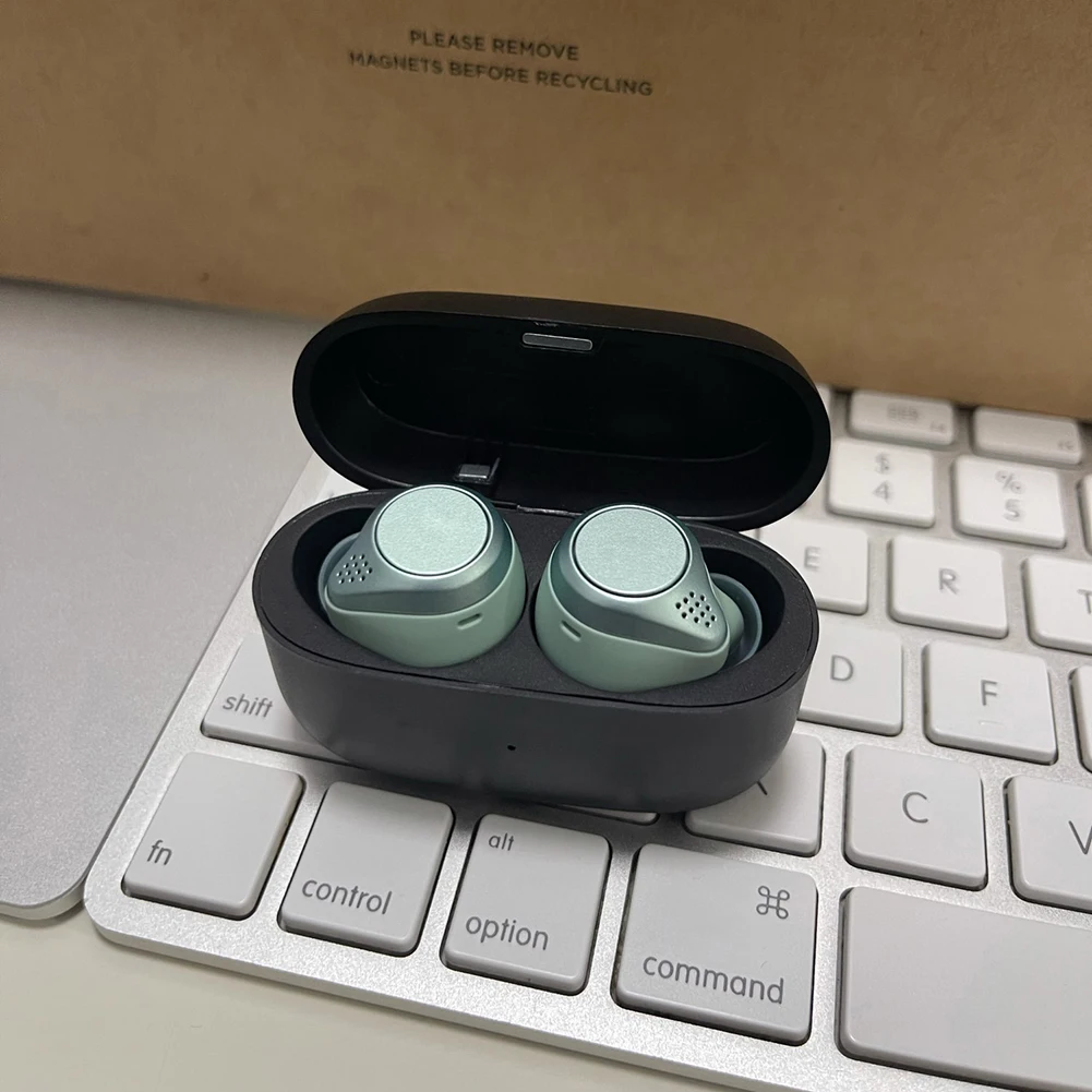 Bluetooth-совместимые наушники; Защита от пыли; Фотобокс; Маленький размер; Фоторазмер; Вес; Легкая зарядка; Фотобокс ДЛЯ Jabra Elite 75t/Elite
Bluetooth-совместимые наушники; Защита от пыли; Фотобокс; Маленький размер; Фоторазмер; Вес; Легкая зарядка; Фотобокс ДЛЯ Jabra Elite 75t/Elite