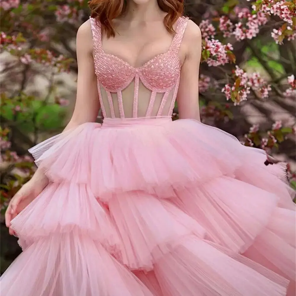 Pink Sweetheart Short Prom Dress Ball Gowns Off Shoulder Beaded Crystal Evening Grown Tiered Knee Length Party Gown
Pink Sweetheart Short Prom Dress Ball Gowns Off Shoulder Beaded Crystal Evening Grown Tiered Knee Length Party Gown