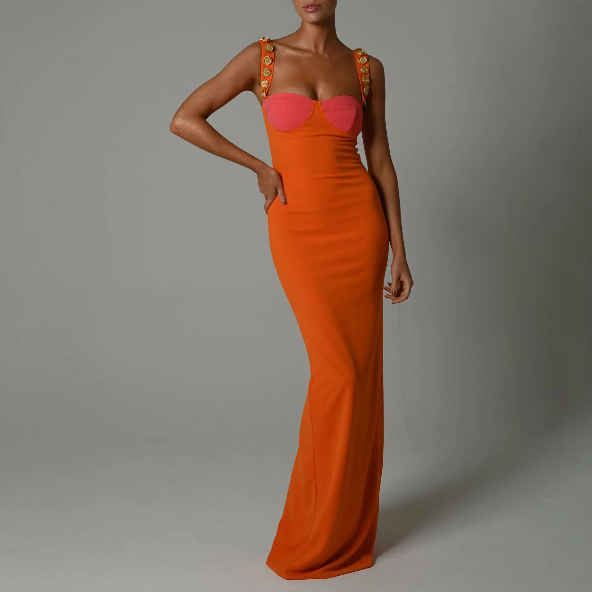 European and American spring women's contrast color low-cut high-slit long skirt irregular backless chest strap dress female
European and American spring women's contrast color low-cut high-slit long skirt irregular backless chest strap dress female
