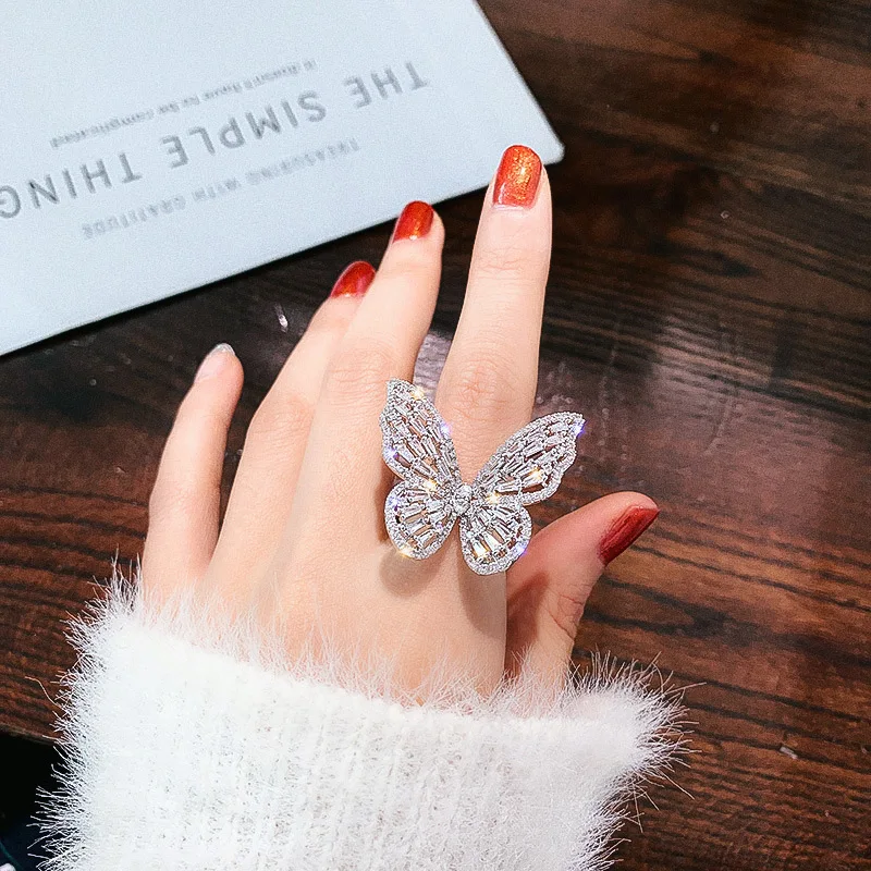 2022 New Luxury Diamond Inlaid Zircon Butterfly Open Index Finger Ring for Women's Fashion Trend Cool Style Jewelry Ring
2022 New Luxury Diamond Inlaid Zircon Butterfly Open Index Finger Ring for Women's Fashion Trend Cool Style Jewelry Ring