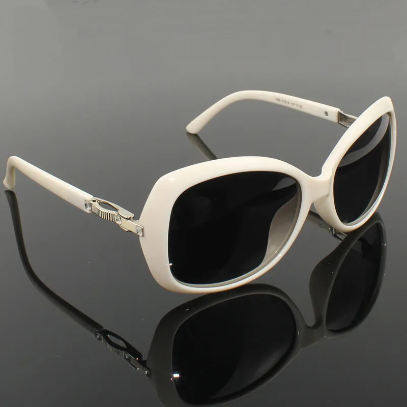 High Definition Sunglasses For Women White Glasses High-Strength Lightweight Frame UV 400 Lens Beach Go Out Polarized
High Definition Sunglasses For Women White Glasses High-Strength Lightweight Frame UV 400 Lens Beach Go Out Polarized
