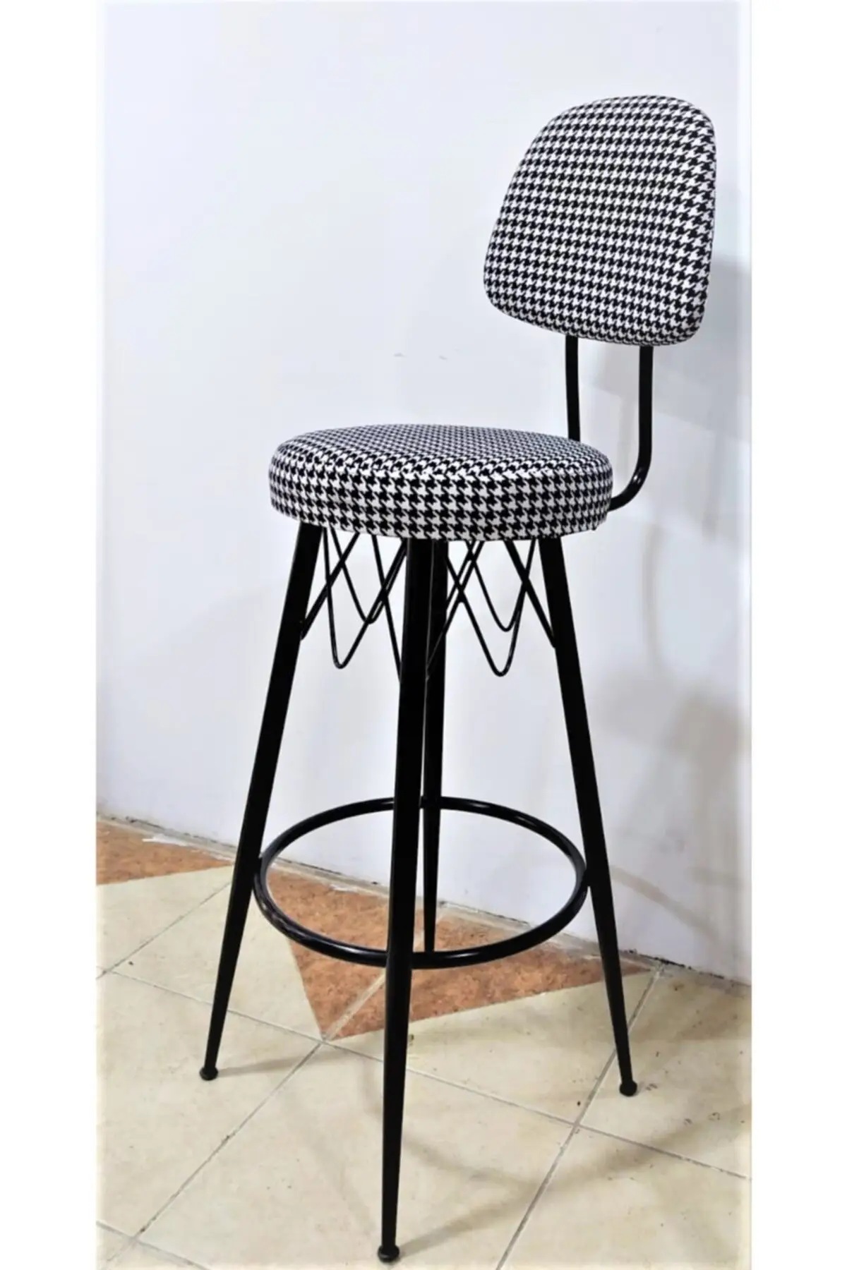 New Design Fabric Upholstery With 75 Cm. Multisession Metal Skeleton Tapered Legs Bar Stool.
New Design Fabric Upholstery With 75 Cm. Multisession Metal Skeleton Tapered Legs Bar Stool.