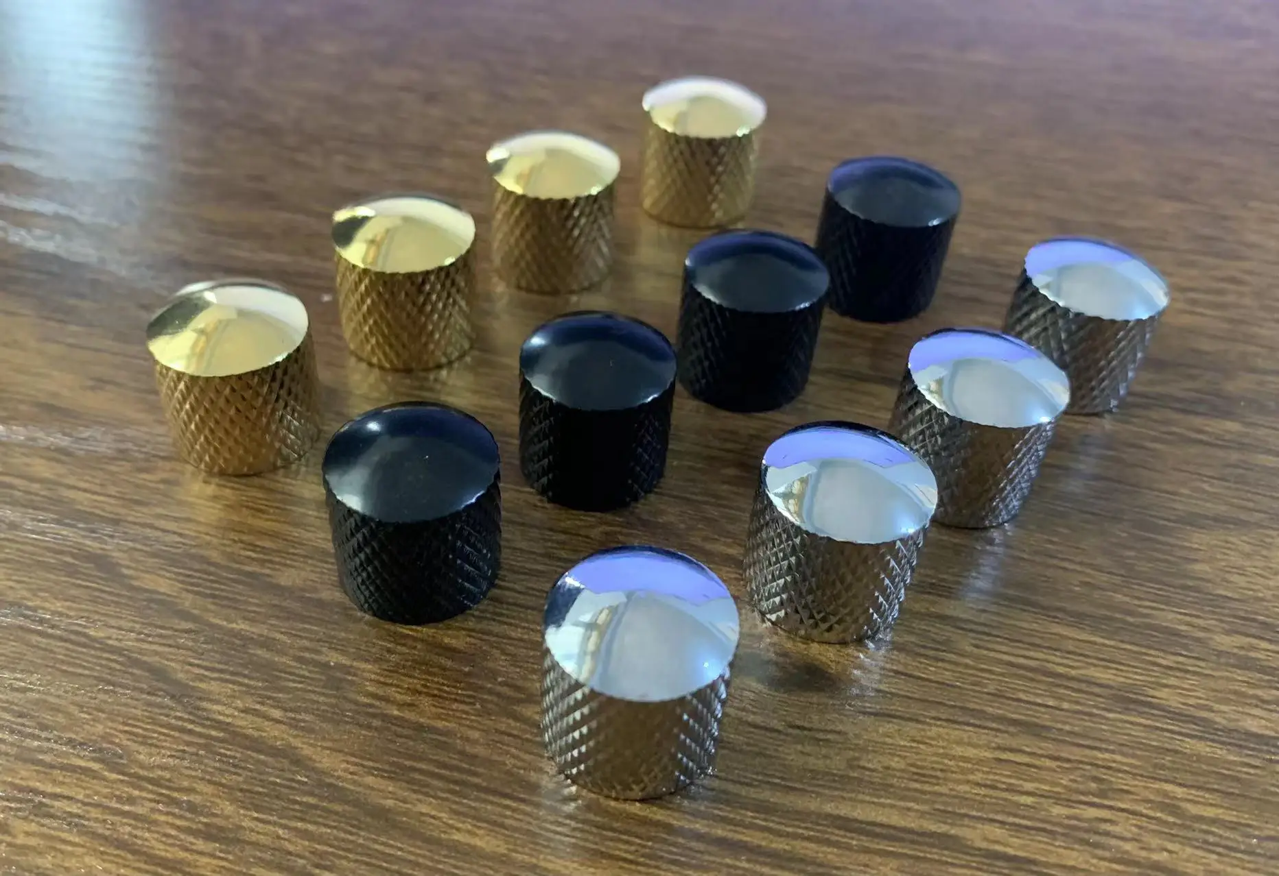 Professional Discount 1 Set(4pcs) 6mm Metal Volume Tone Knobs Potentiometer Control Knobs For Electric Bass Guitar Accessories
Professional Discount 1 Set(4pcs) 6mm Metal Volume Tone Knobs Potentiometer Control Knobs For Electric Bass Guitar Accessories