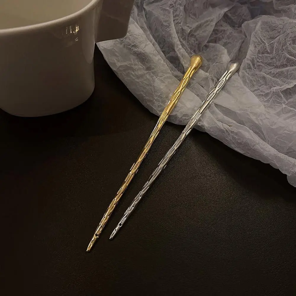Retro Elegant Metal Simple Headdress Temperament Korean Hanfu Hairpins Women Hair Sticks Hair Clip Chinese Hair Fork
Retro Elegant Metal Simple Headdress Temperament Korean Hanfu Hairpins Women Hair Sticks Hair Clip Chinese Hair Fork