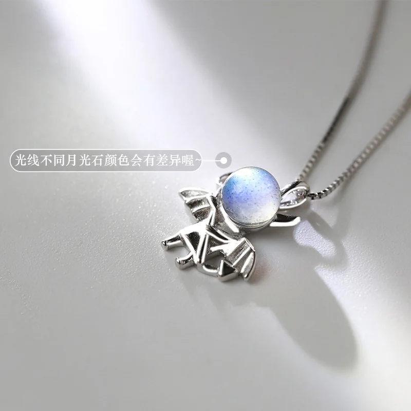 New fashionable temperament moonstone necklace Ladies simple and niche design high-quality color-preserving clavicle chain
New fashionable temperament moonstone necklace Ladies simple and niche design high-quality color-preserving clavicle chain