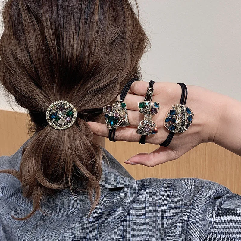 2022 South Korea Fashionable New Set Auger Ms Crystal Hair Rope, Personality, Contracted Temperament Elegant Hair Accessories
2022 South Korea Fashionable New Set Auger Ms Crystal Hair Rope, Personality, Contracted Temperament Elegant Hair Accessories