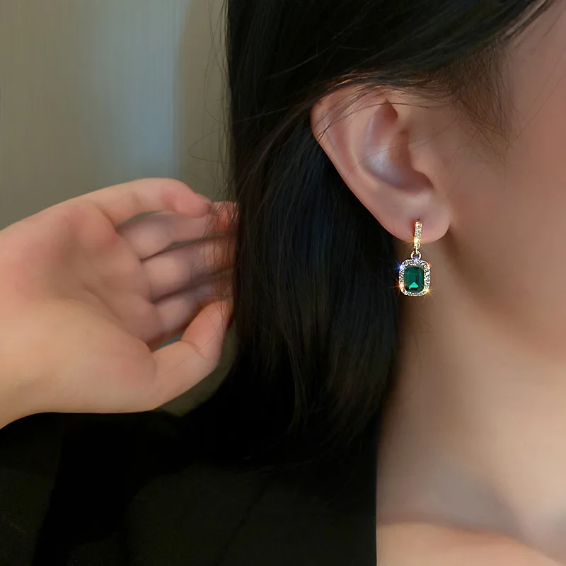 Dainty Green Crystal Water Drop Pearl Flower Earrings For Women Korean Vintage Zircon Rhinestone Wedding Earrings pendientes
Dainty Green Crystal Water Drop Pearl Flower Earrings For Women Korean Vintage Zircon Rhinestone Wedding Earrings pendientes