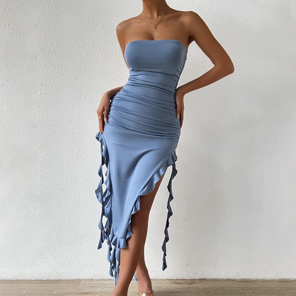 Sexy Women Strapless Bodycon Dress Blue Sleeveless High Split Tassel Pleated Elegant Outfit Female Party Evening Dresses
Sexy Women Strapless Bodycon Dress Blue Sleeveless High Split Tassel Pleated Elegant Outfit Female Party Evening Dresses