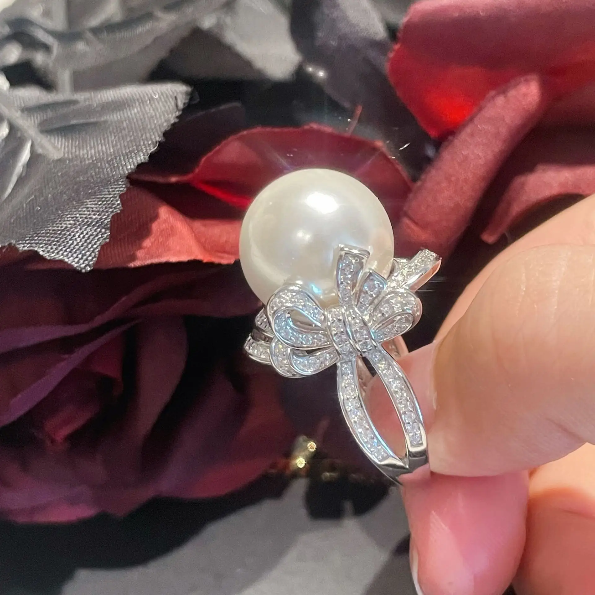 Bowknot Pearl Zircon Finger Ring White Gold Filled Wedding band Rings for Women Bridal Promise Engagement Jewelry Birthday Gift
Bowknot Pearl Zircon Finger Ring White Gold Filled Wedding band Rings for Women Bridal Promise Engagement Jewelry Birthday Gift