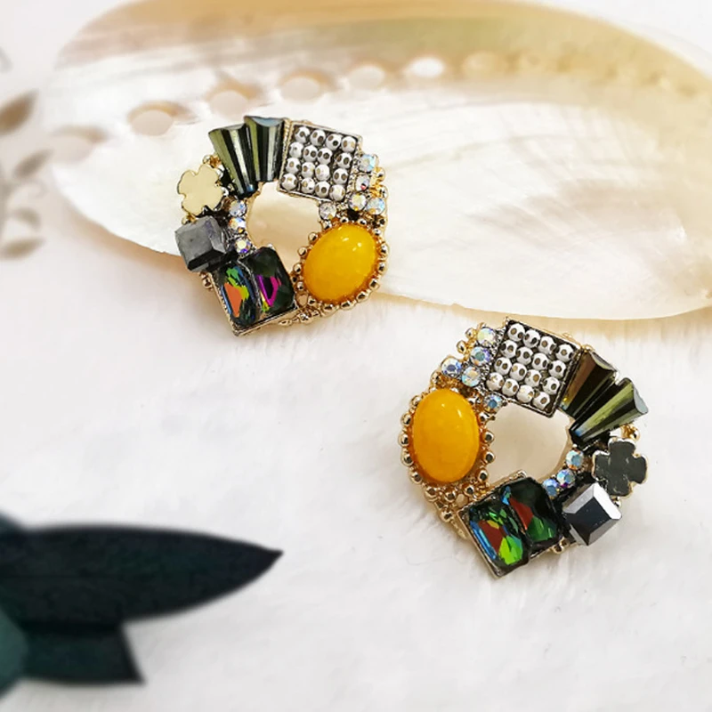 Renya Korean Square Splicing Stud Earring Handmade Glass Bead Baroque Pearl Statement Earrings for Women Jewelry Accessories
Renya Korean Square Splicing Stud Earring Handmade Glass Bead Baroque Pearl Statement Earrings for Women Jewelry Accessories