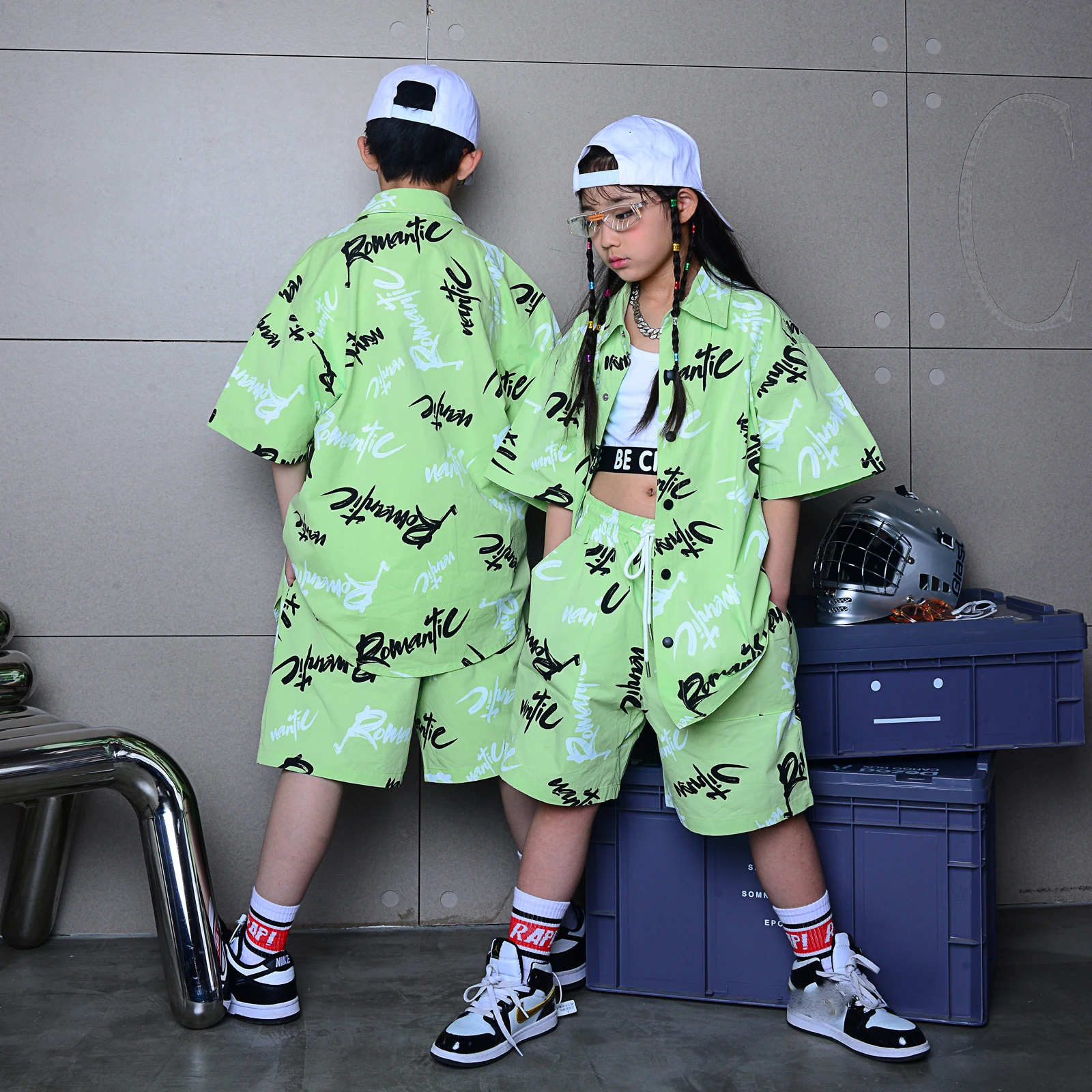 Hip Hop Streetwear Green Loose Crop Tops Shorts Suit For Girls Boys Dance Wear Costume Outfits Jazz Dance Rave Clothes DQS9361
Hip Hop Streetwear Green Loose Crop Tops Shorts Suit For Girls Boys Dance Wear Costume Outfits Jazz Dance Rave Clothes DQS9361