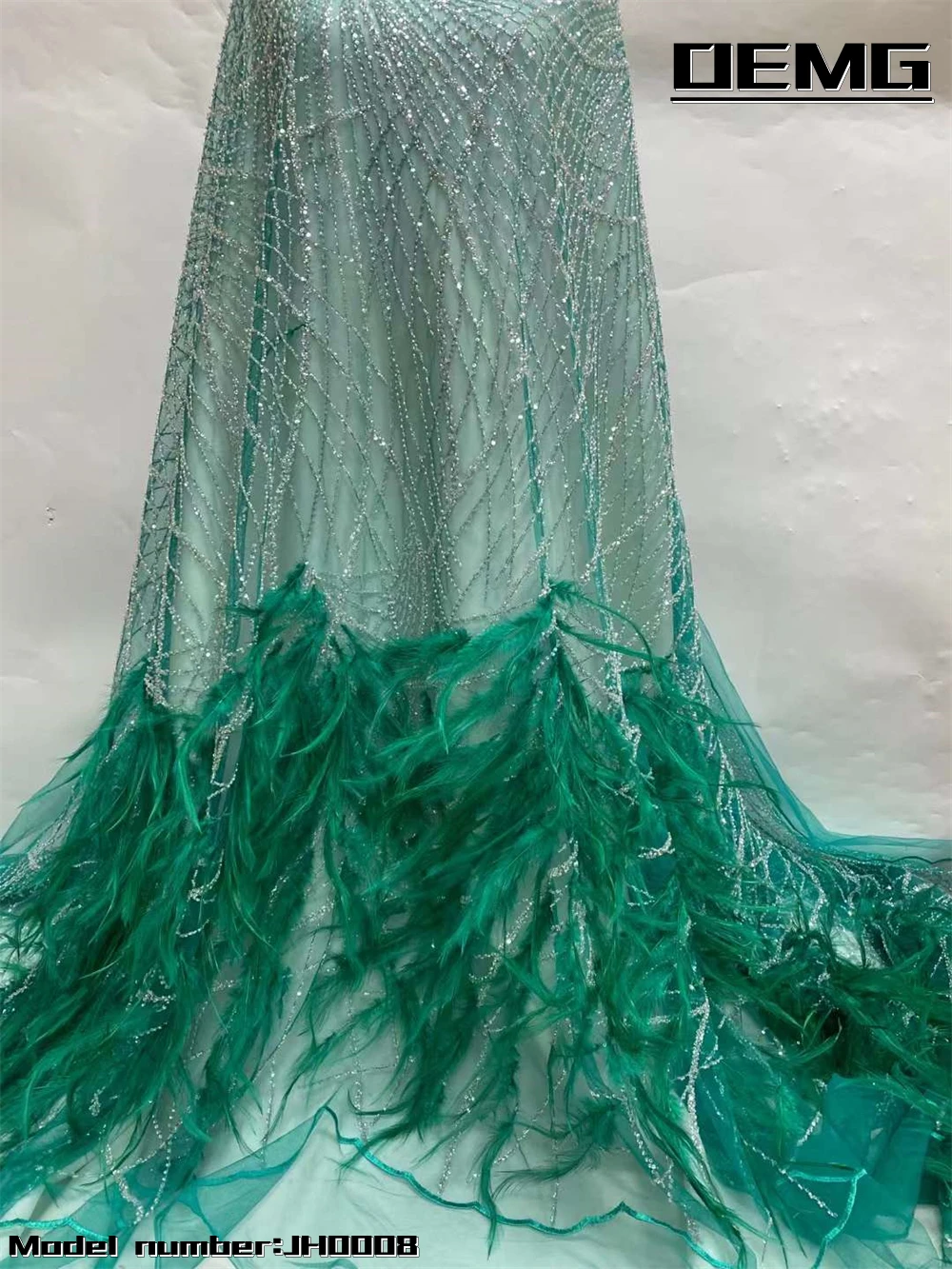 OEMG Luxury Women's Light Feather Sewing Material High Quality Bead Embroidery French Tulle Lace Fabric 5 Yards For Dress JH0008
OEMG Luxury Women's Light Feather Sewing Material High Quality Bead Embroidery French Tulle Lace Fabric 5 Yards For Dress JH0008